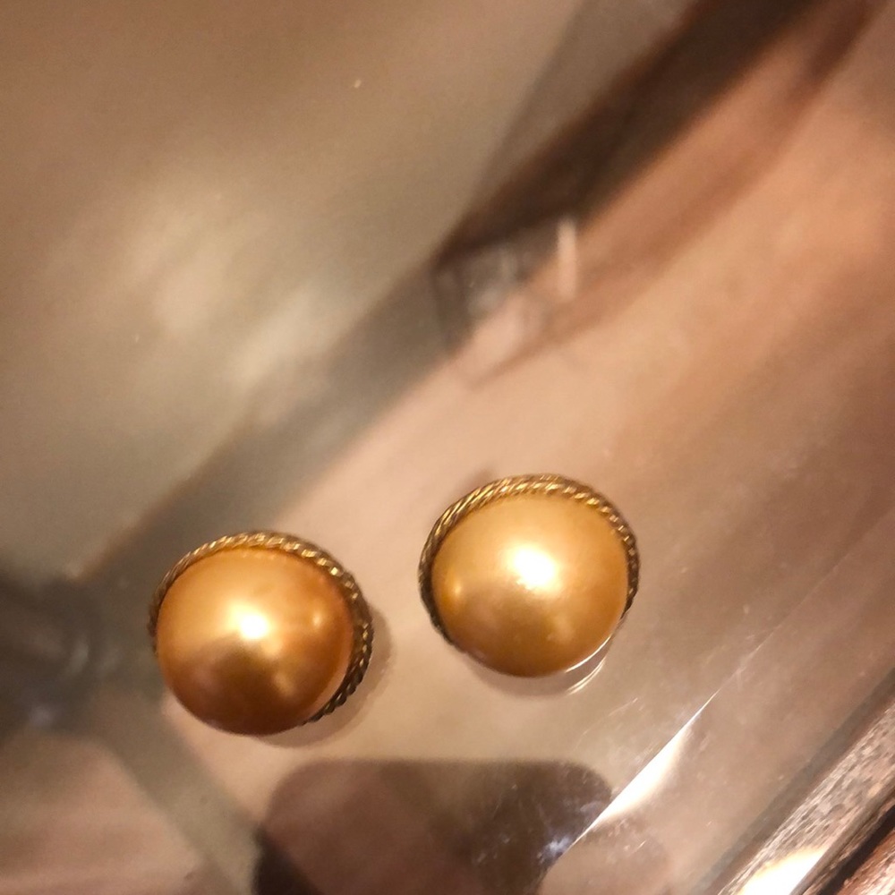 Women preowned Ear Rings for pieced Ears
